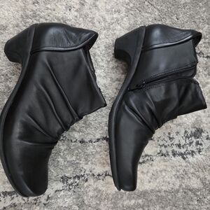 Naot Black Women's Ankle Boots